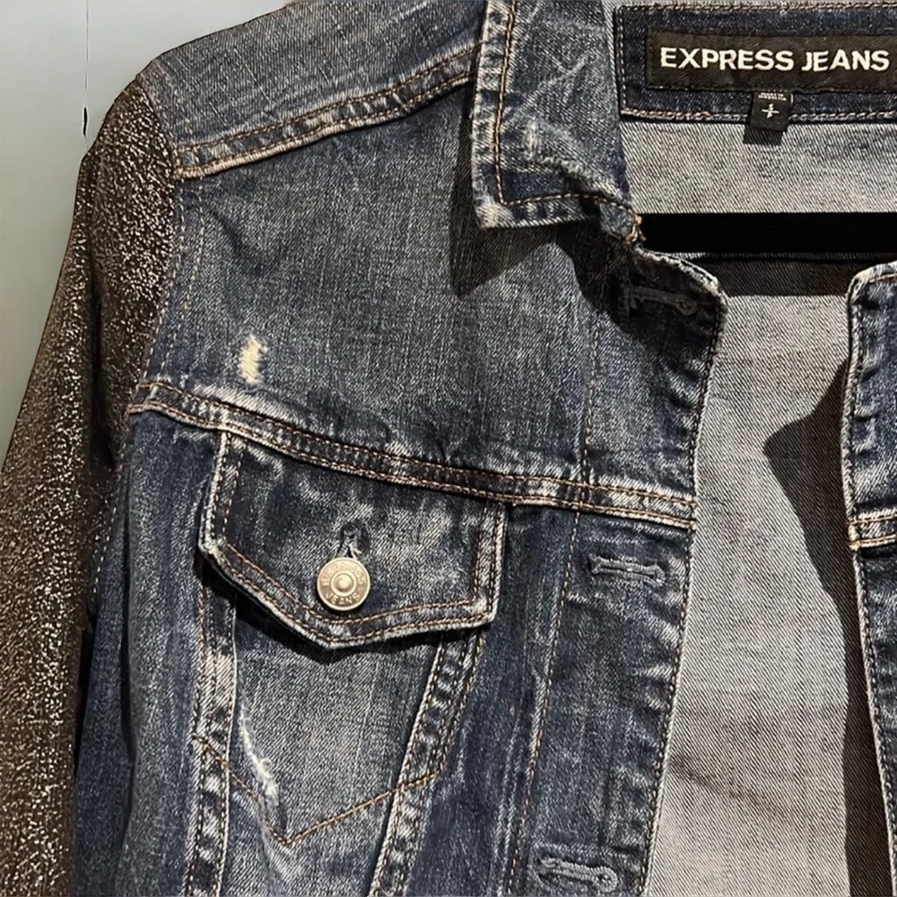 Get Ready to Boil in Style: Hand-Painted Jean Jacket 'Belle of the Boil'! Size S - Picture 5 of 16